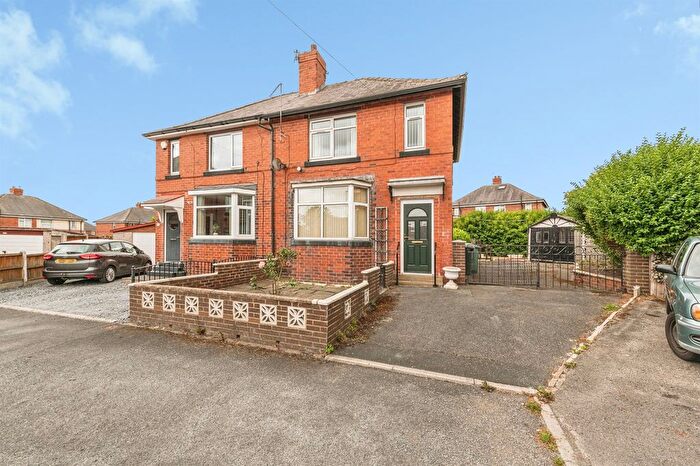 3 Bedroom Semi-Detached House For Sale In Lincoln Road, Dewsbury, WF12