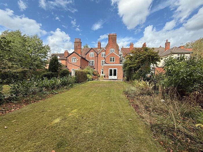 6 Bedroom Semi-Detached House For Sale In Morland Avenue, Stoneygate, LE2