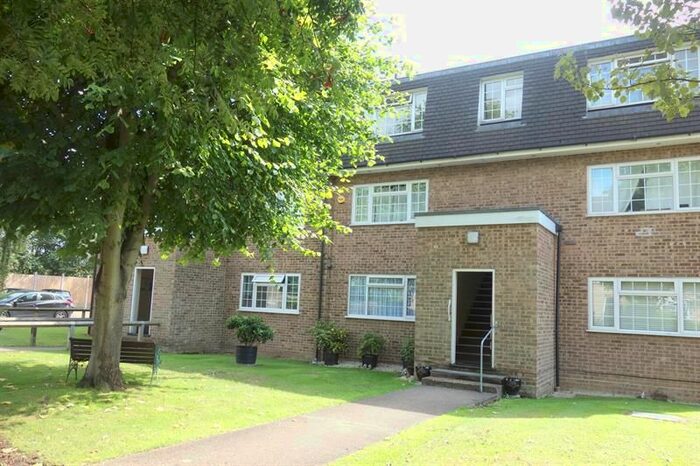 1 Bedroom Flat To Rent In Marsh Close, Waltham Cross, EN8