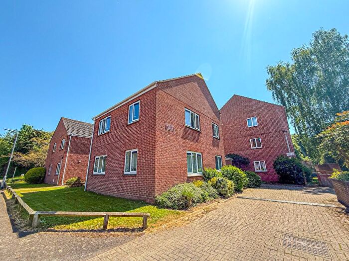 2 Bedroom Flat For Sale In Lisieux Court, Haywood Road, Blackbrook, Taunton., TA1