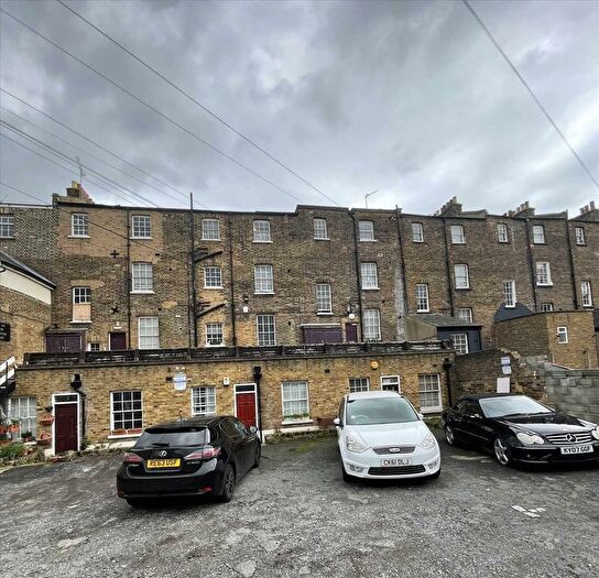 1 Bedroom Flat To Rent In West Crescent Road, Gravesend, DA12