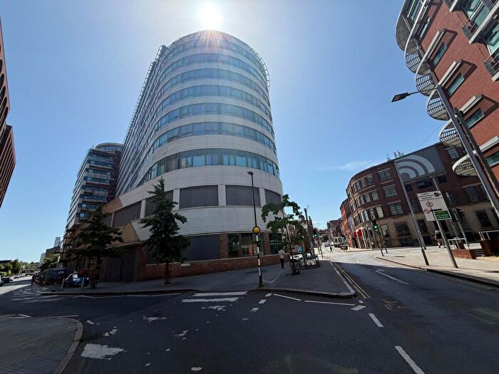 2 Bedroom Apartment To Rent In Marco Island, City Centre, NG1