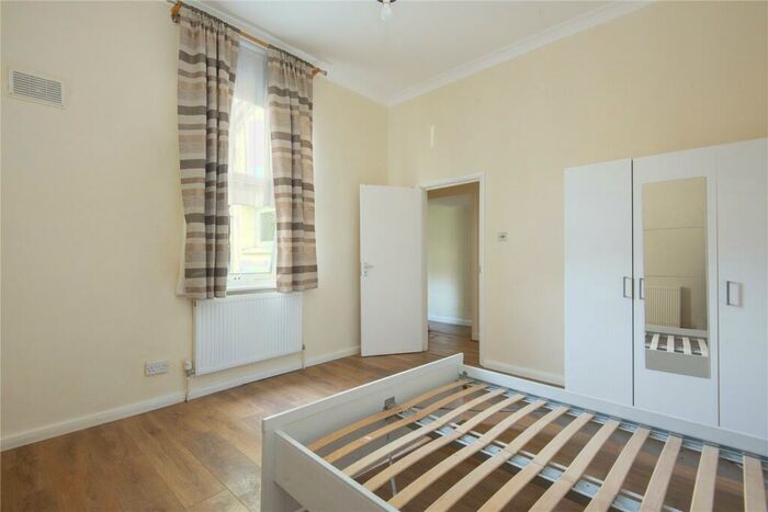 1 Bedroom Flat To Rent In Brighton Avenue, Walthamstow, London, E17