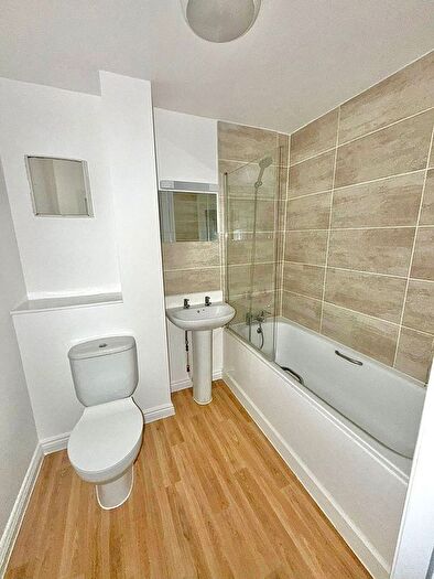 2 Bedroom Flat To Rent In Denmark Road, Poole, BH15