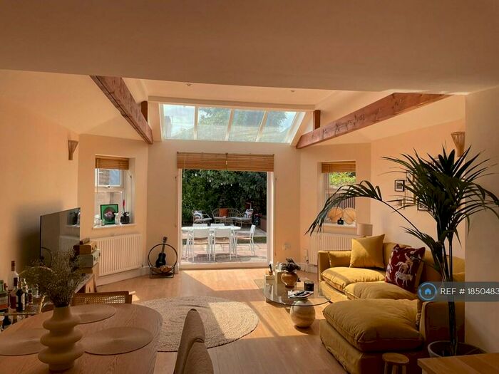 3 Bedroom Semi-Detached House To Rent In Kings Road, Kingston Upon Thames, KT2