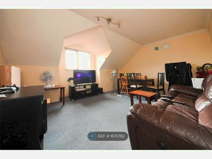 1 Bedroom Flat To Rent In New River Court, Enfield, EN1