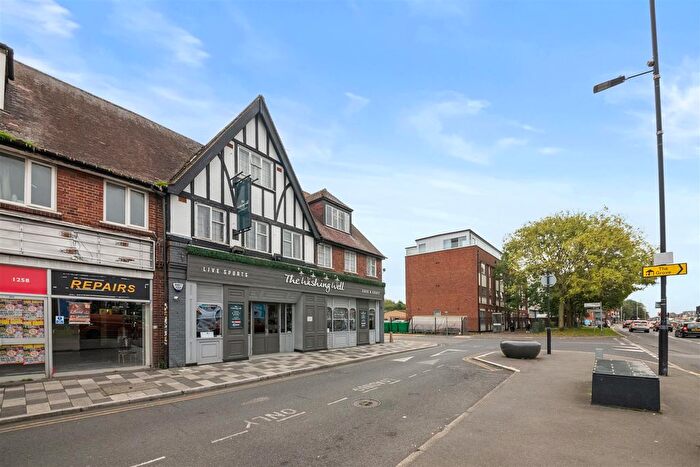 6 Bedroom Property For Sale In Uxbridge Road, Hayes, UB4
