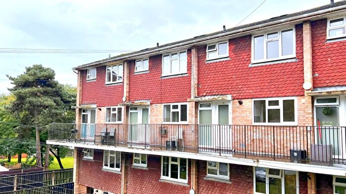 2 Bedroom Flat To Rent In Kildare Close, Bordon, Hampshire, GU35