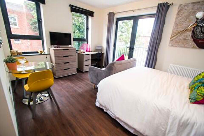 1 Bedroom Flat To Rent In Cardigan Lane, Leeds, LS4