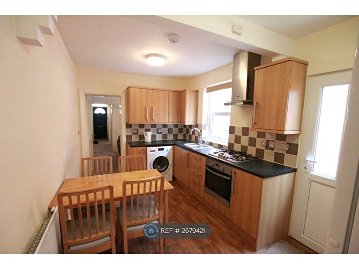 4 Bedroom Terraced House To Rent In Grange Avenue, Reading, RG6