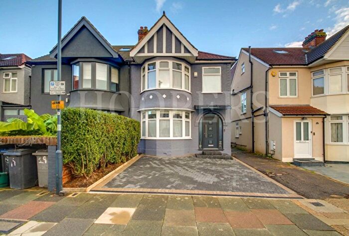 3 Bedroom Semi-Detached House For Sale In Park View Road, London, NW10
