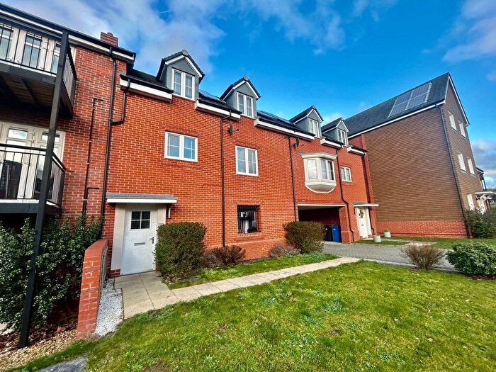 3 Bedroom Terraced House To Rent In Jubilee Drive, Church Crookham, Fleet, Hampshire, GU52