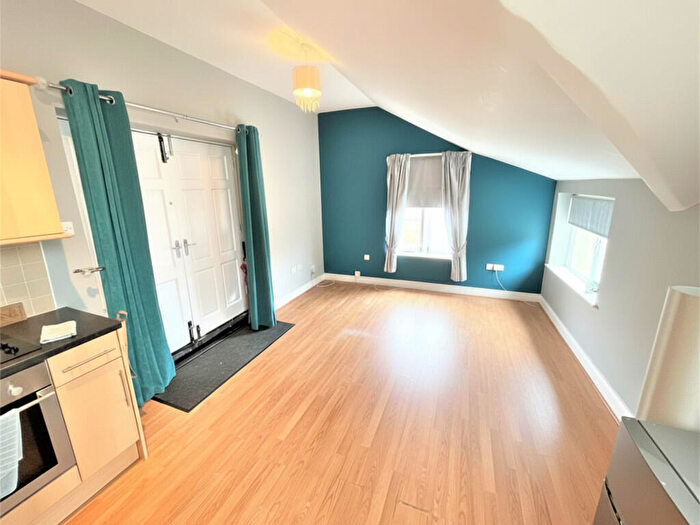 2 Bedroom Apartment To Rent In Brunswick Mews, Bank Street, Morley, LS27