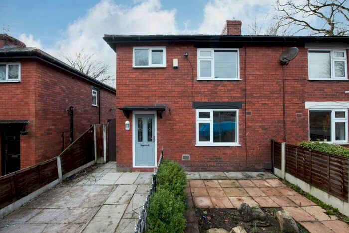 3 Bedroom Semi-Detached House To Rent In Lever Street, Radcliffe, M26