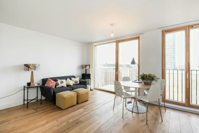 1 Bedroom Flat To Rent In Railway, Lockton Street, London, W10