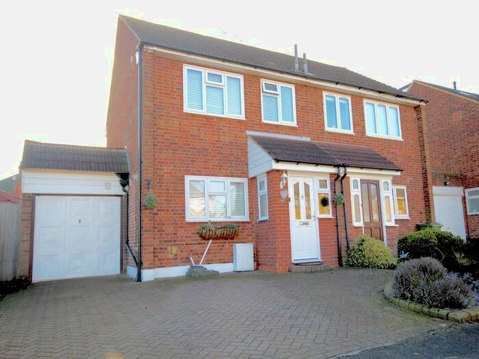 3 Bedroom Semi-Detached House To Rent In St. Kildas Road, Brentwood, CM15