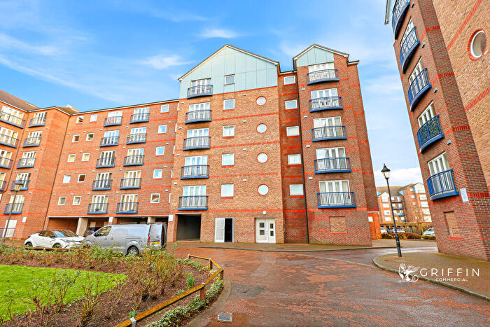 2 Bedroom Flat For Sale In Argent Street, Grays, RM17