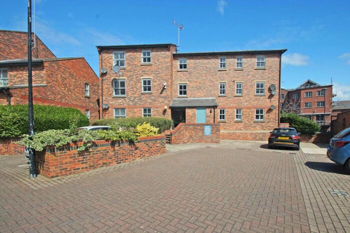 1 Bedroom Flat To Rent In Calder House, Navigation Walk, Leeds, LS10