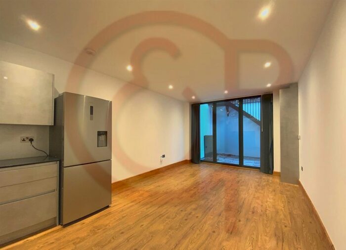 2 Bedroom Flat To Rent In Madeley Road, Ealing, W5