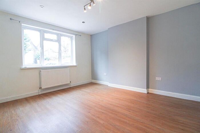 3 Bedroom Flat To Rent In Fairview, Cheltenham, GL52
