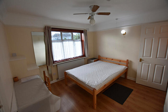 Studio To Rent In Newlands Close, Wembley, HA0