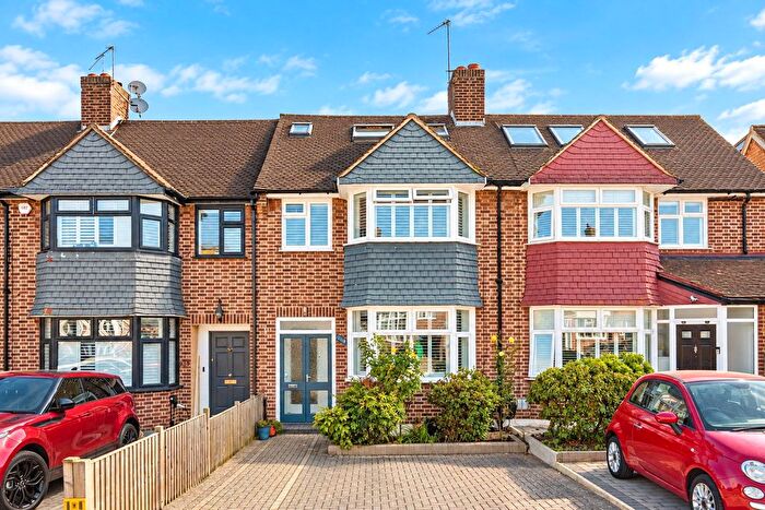 4 Bedroom Terraced House For Sale In Lincoln Avenue, Twickenham, TW2