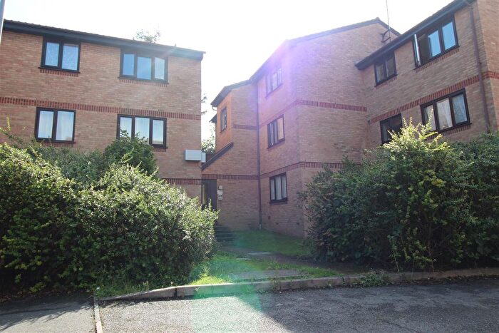 1 Bedroom Flat To Rent In Avenue Road, Chadwell Heath, RM6