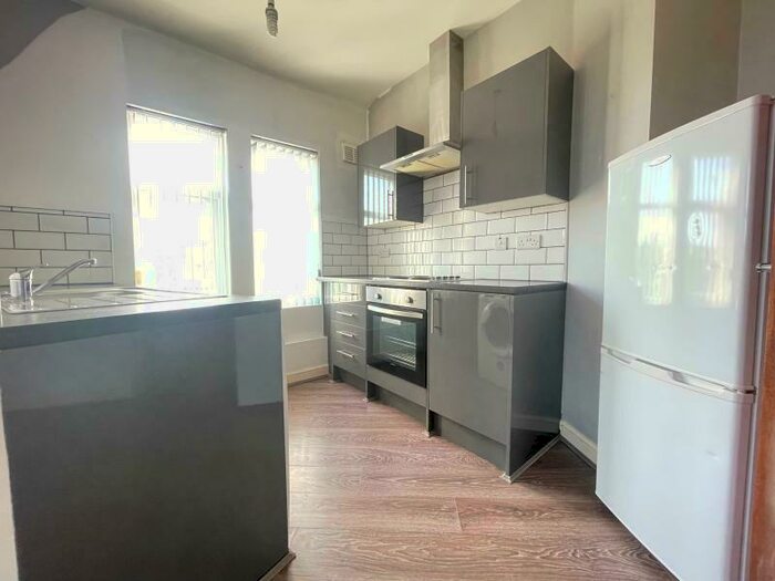 1 Bedroom Flat To Rent In Flat, Karnac Road, Leeds, LS8