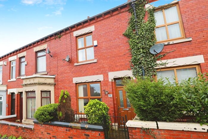 2 Bedroom Terraced House To Rent In Ripponden Road, Oldham, OL1