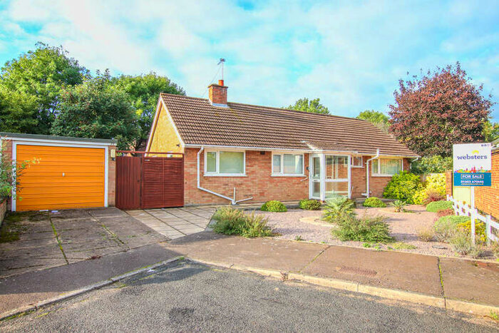 3 Bedroom Detached Bungalow To Rent In Meadow Rise Road, Norwich, NR2