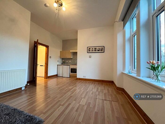 1 Bedroom Flat To Rent In Main Road, Johnston, PA5