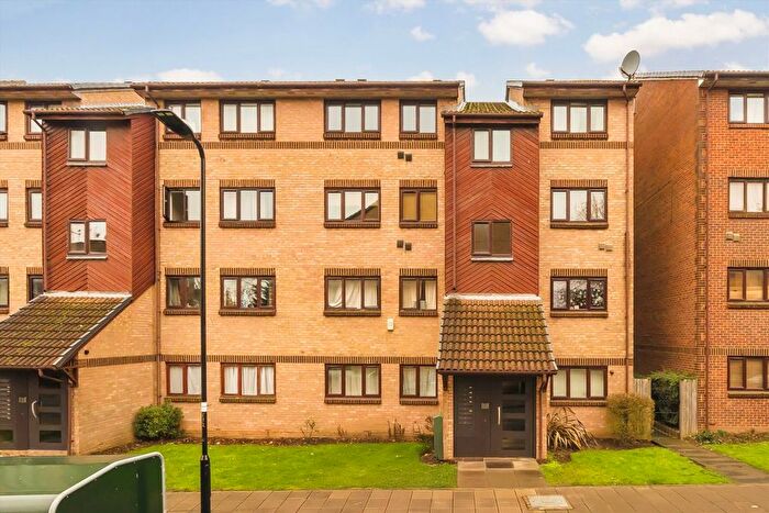 1 Bedroom Flat To Rent In Wicket Road, Perivale, UB6