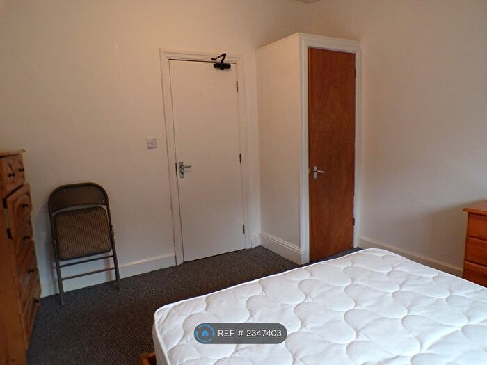 7 Bedroom Semi-Detached House To Rent In Amherst Road, Manchester, M20