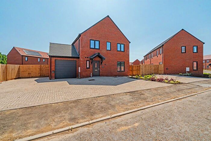 4 Bedroom Detached House For Sale In Peacock Drive, Bradwell, Great Yarmouth, NR31