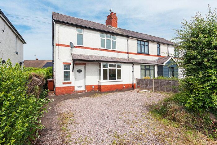 3 Bedroom Semi-Detached House For Sale In Holmes Chapel Road, Congleton, CW12