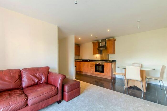 2 Bedroom Flat To Rent In Pancras Way, Bow, London, E3