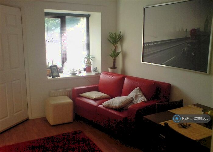 1 Bedroom Semi-Detached House To Rent In Juliana Close, London, N2