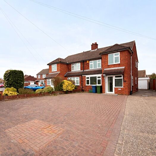 3 Bedroom Semi Detached House To Rent In Monks Haven, Stanford-Le-Hope, SS17