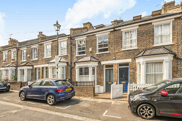 3 Bedroom Terraced House For Sale In Whistler Street, London, N5
