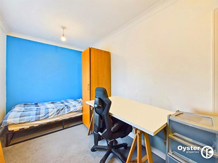 4 Bedroom Detached House For Sale In Uxbridge Road, Harrow, HA3