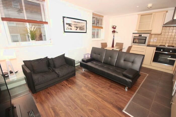1 Bedroom Flat To Rent In - Earls Court Road, Earls Court, SW5