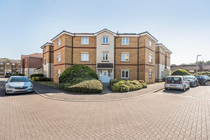 1 Bedroom Flat For Sale In Newbury, Berkshire, RG14