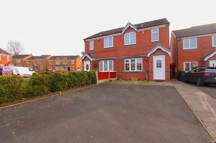 3 Bedroom Semi-Detached House To Rent In Thetford Way, Walsall, WS5