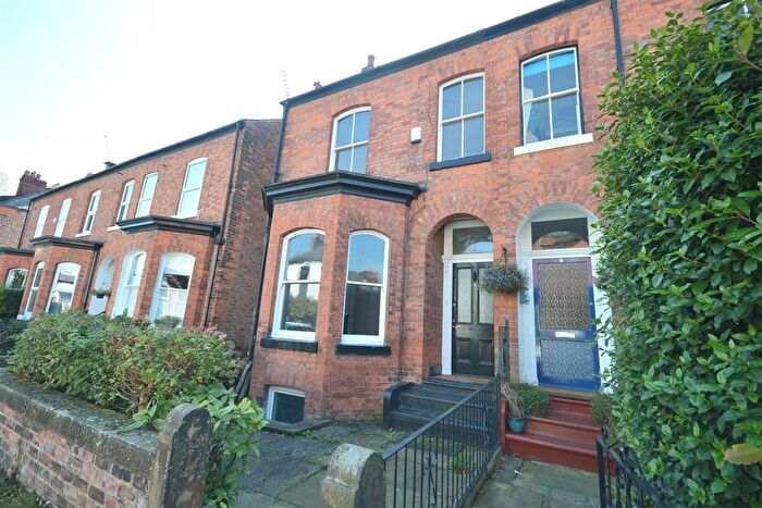 4 Bedroom End Of Terrace House To Rent In Grosvenor Square, Sale, M33