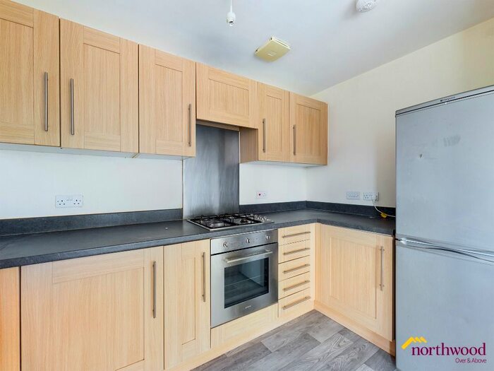 2 Bedroom Flat To Rent In Crownford Avenue, Hanley, ST1