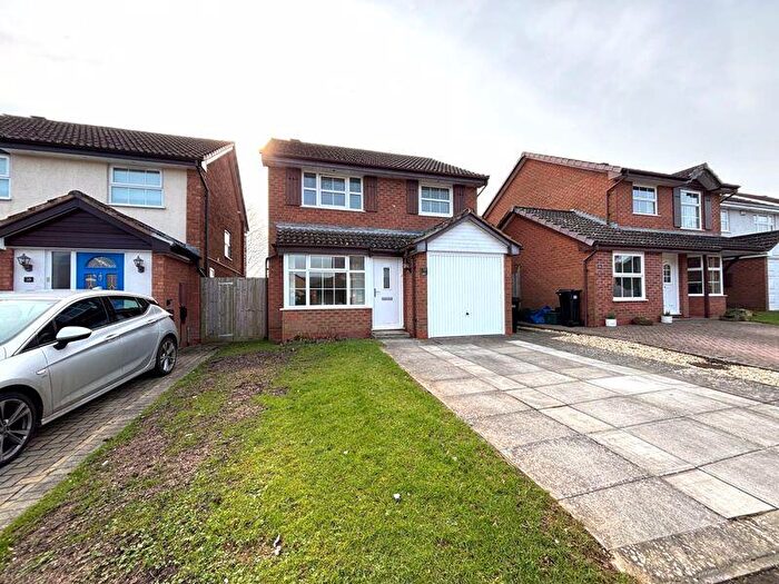 3 Bedroom Detached House To Rent In Woodpecker Avenue, Westfield, BA3