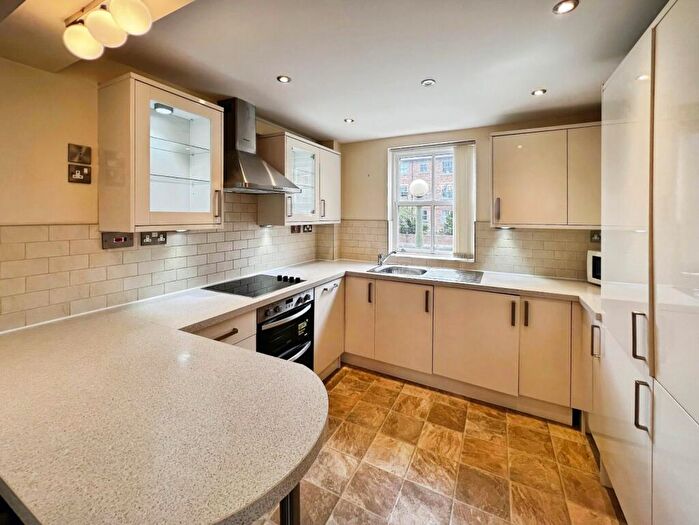 2 Bedroom Flat To Rent In Aire House, Navigation Walk, Leeds, West Yorkshire, LS10