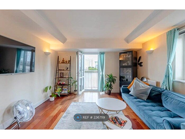 2 Bedroom Flat To Rent In Calder Court, London, SE16