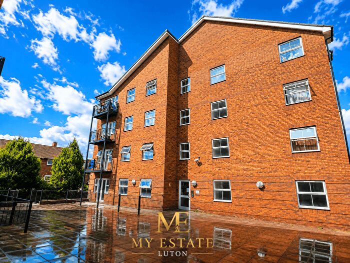 2 Bedroom Flat For Sale In Holly Street, LU1
