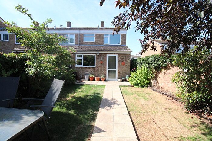 3 Bedroom End Terrace House For Sale In Pyms Close, Bedford, MK44
